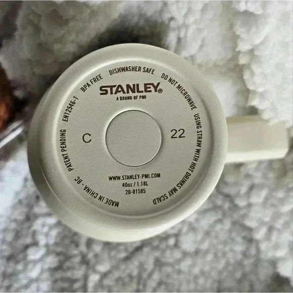 Stanley 40oz Magnolia Cream and Cooper - Picture 7 of 10